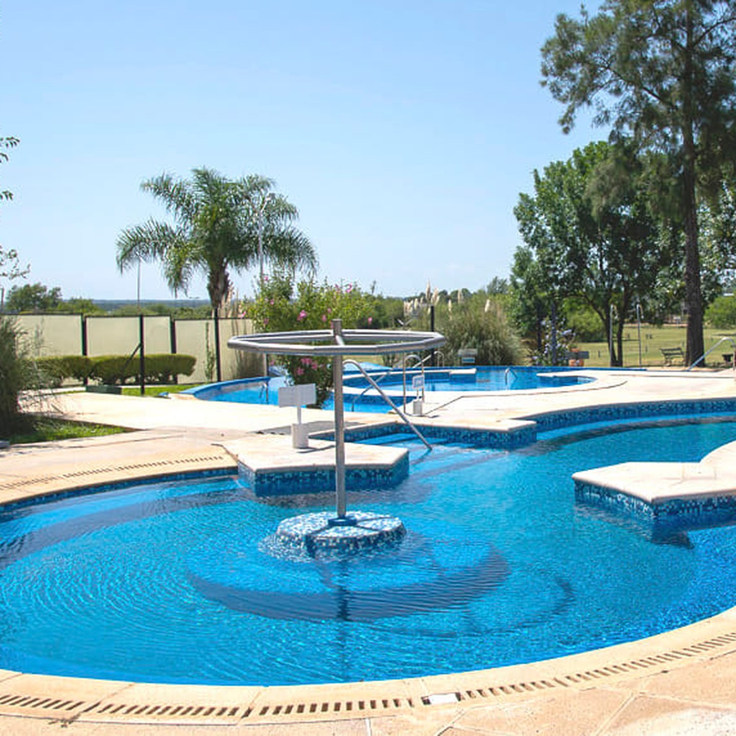 Piscinas exteriores de las Termas San José